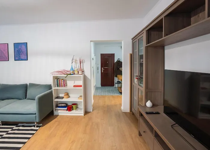 Spacious Near National Arena, Park * 布加勒斯特