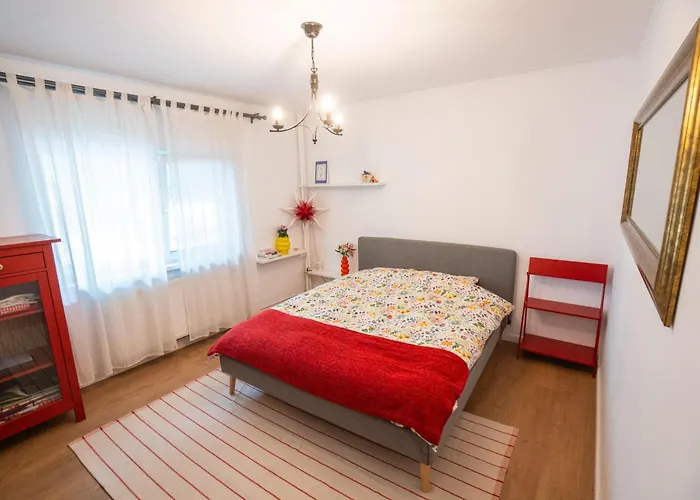 Spacious Near National Arena, Park Apartmán *